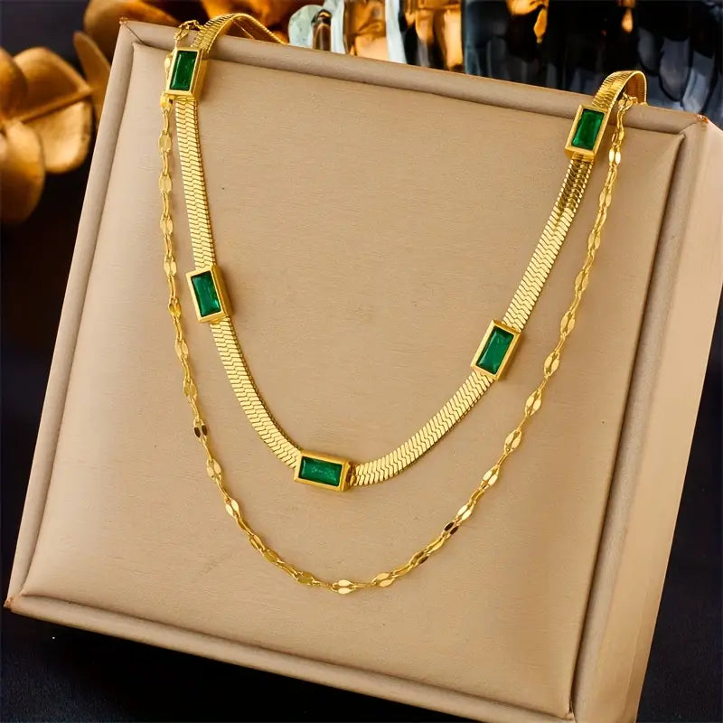 Gold Layered Necklace Bríd with Emerald