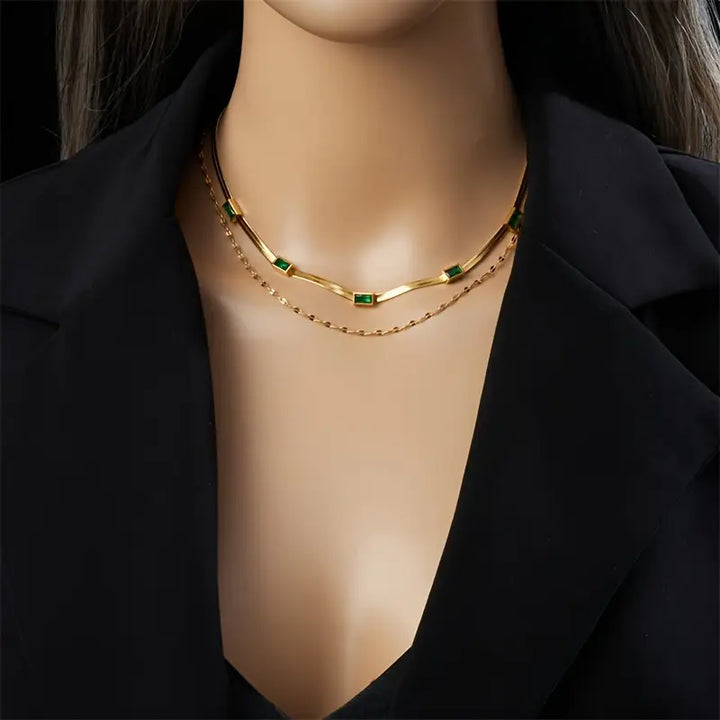 Gold Necklace Caoimhe with Emerald