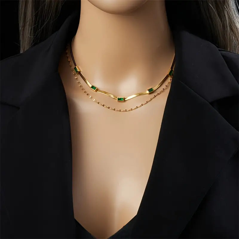 Gold Layered Necklace Bríd with Emerald