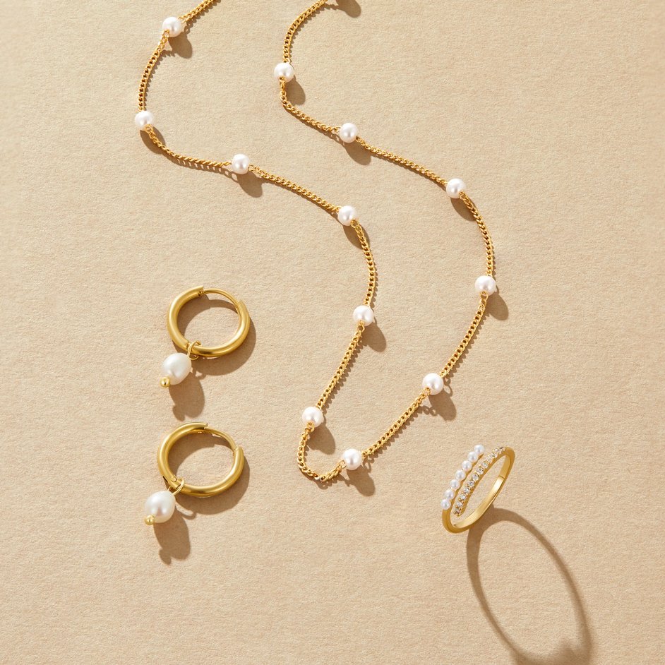 Gold Hoop Earrings Emer with Baroque Pearl