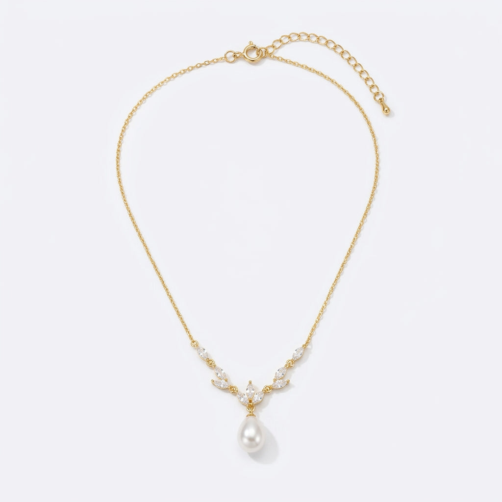 Gold Necklace Síle with Pearl Drop and Zirconia