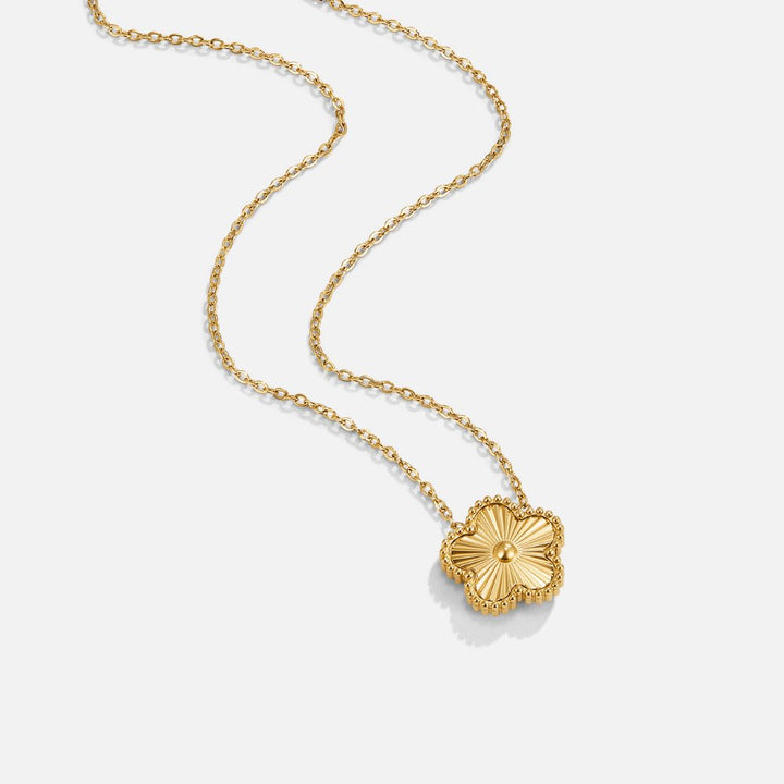 Gold Necklace Áine with Clover Motif