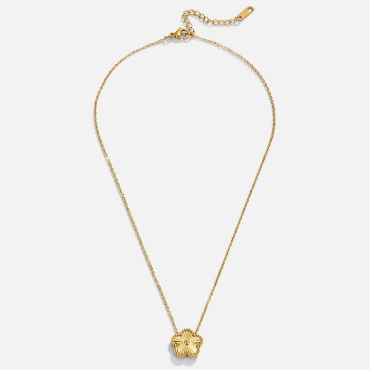 Gold Necklace Áine with Clover Motif