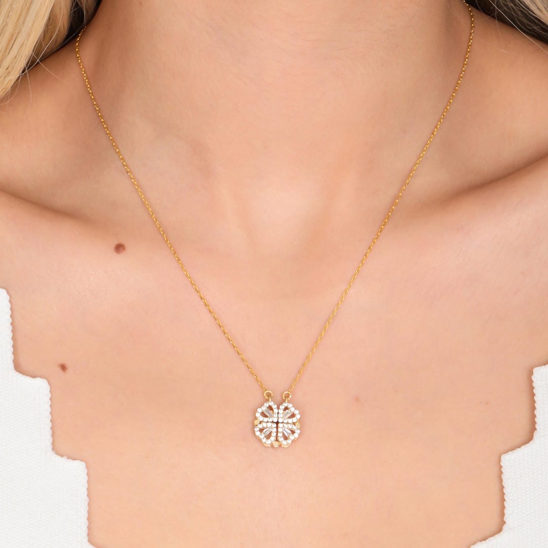 Gold Necklace Síle with Clover and Zirconia