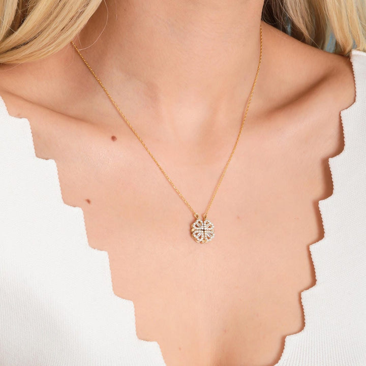 Gold Necklace Síle with Clover and Zirconia