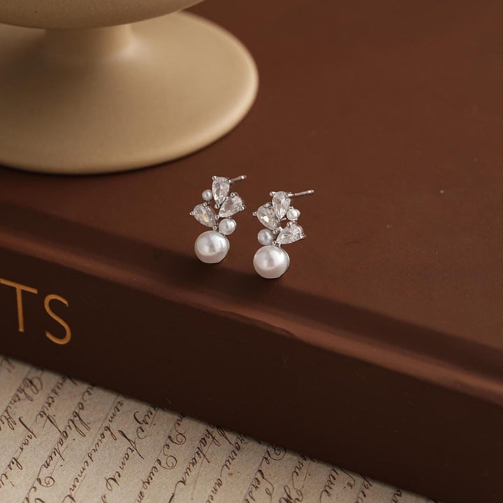 Gold Stud Earrings Eithne with Pearls and Crystals