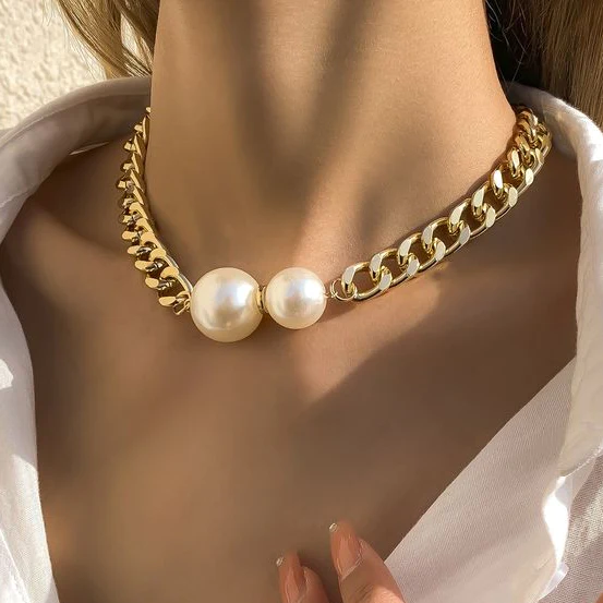 Gold Chain Necklace Béibhinn with Double Pearls
