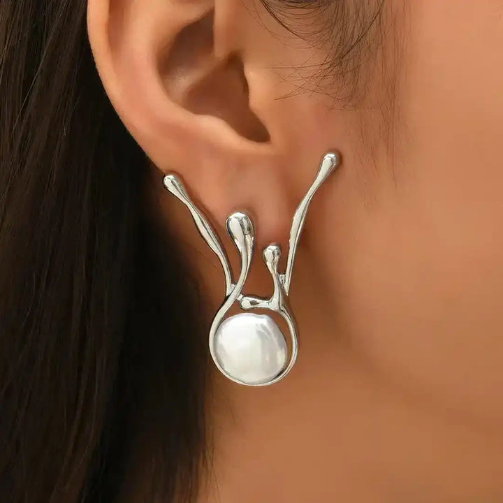 Silver Stud Earrings Deirbhile with Pearl