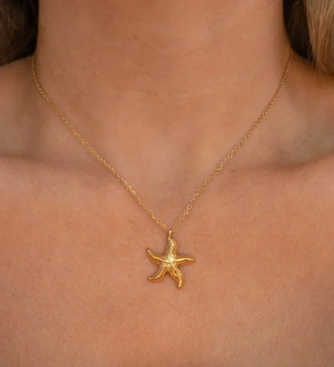 Gold Necklace Maeve with Starfish Motif