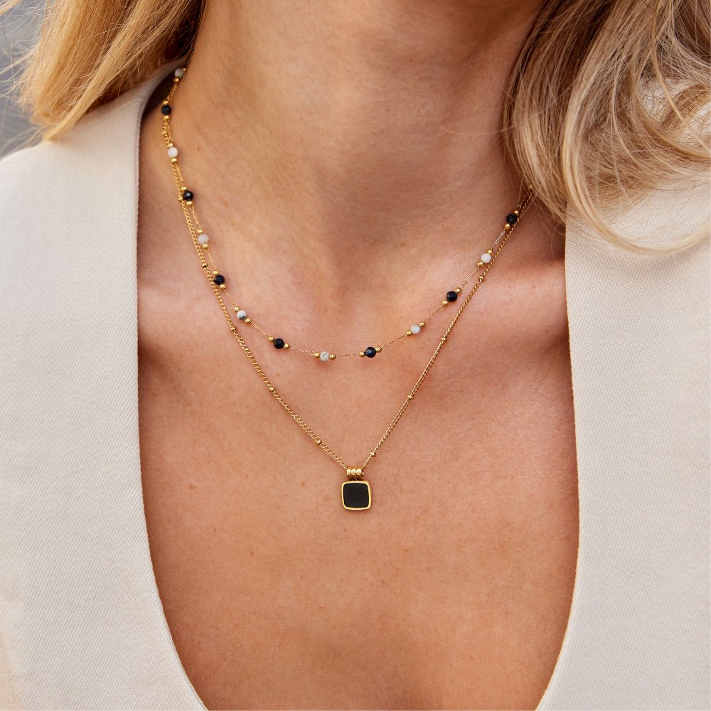Gold Beaded Necklace Íde with Blue and White Beads