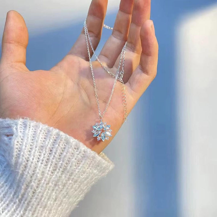 White Gold Necklace Aoibh with Blue Snowflake