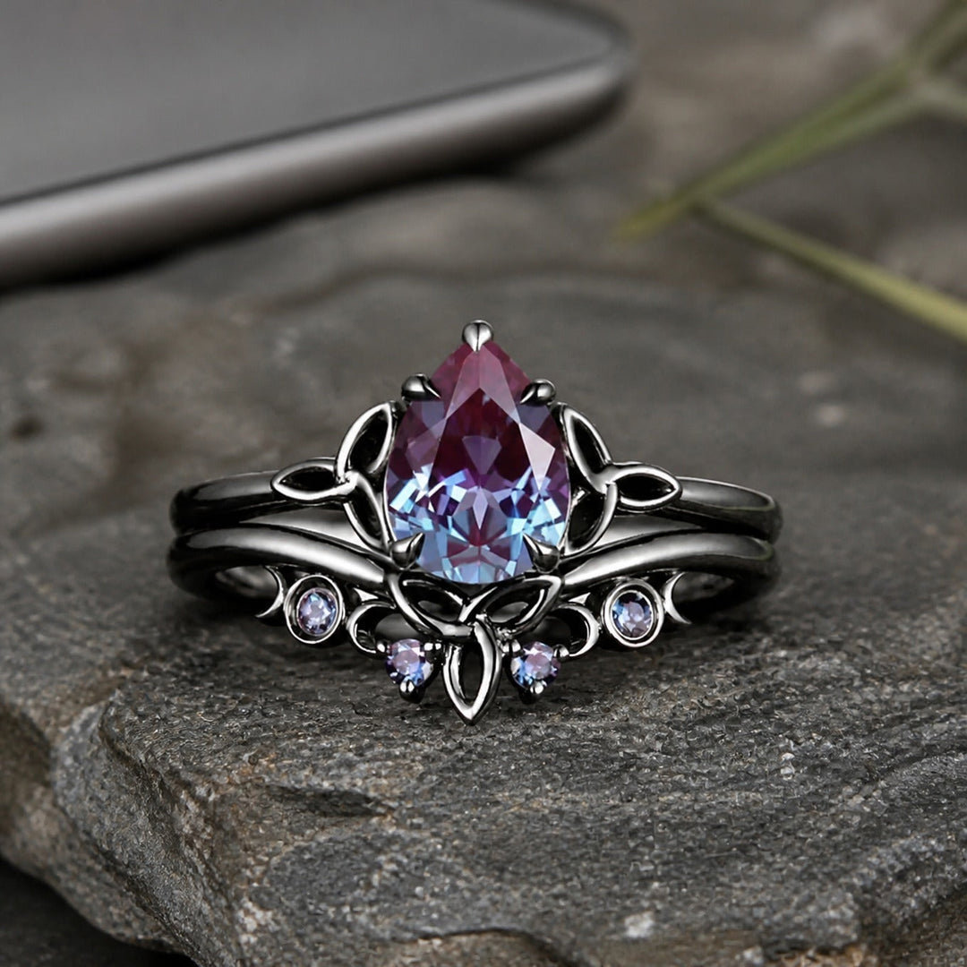 Black Gold Ring Set with Amethyst and Celtic Knot Motif