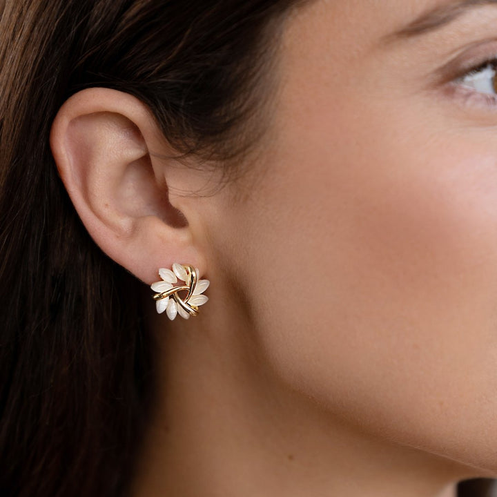Gold Stud Earrings Bríd with Floral Crown Design