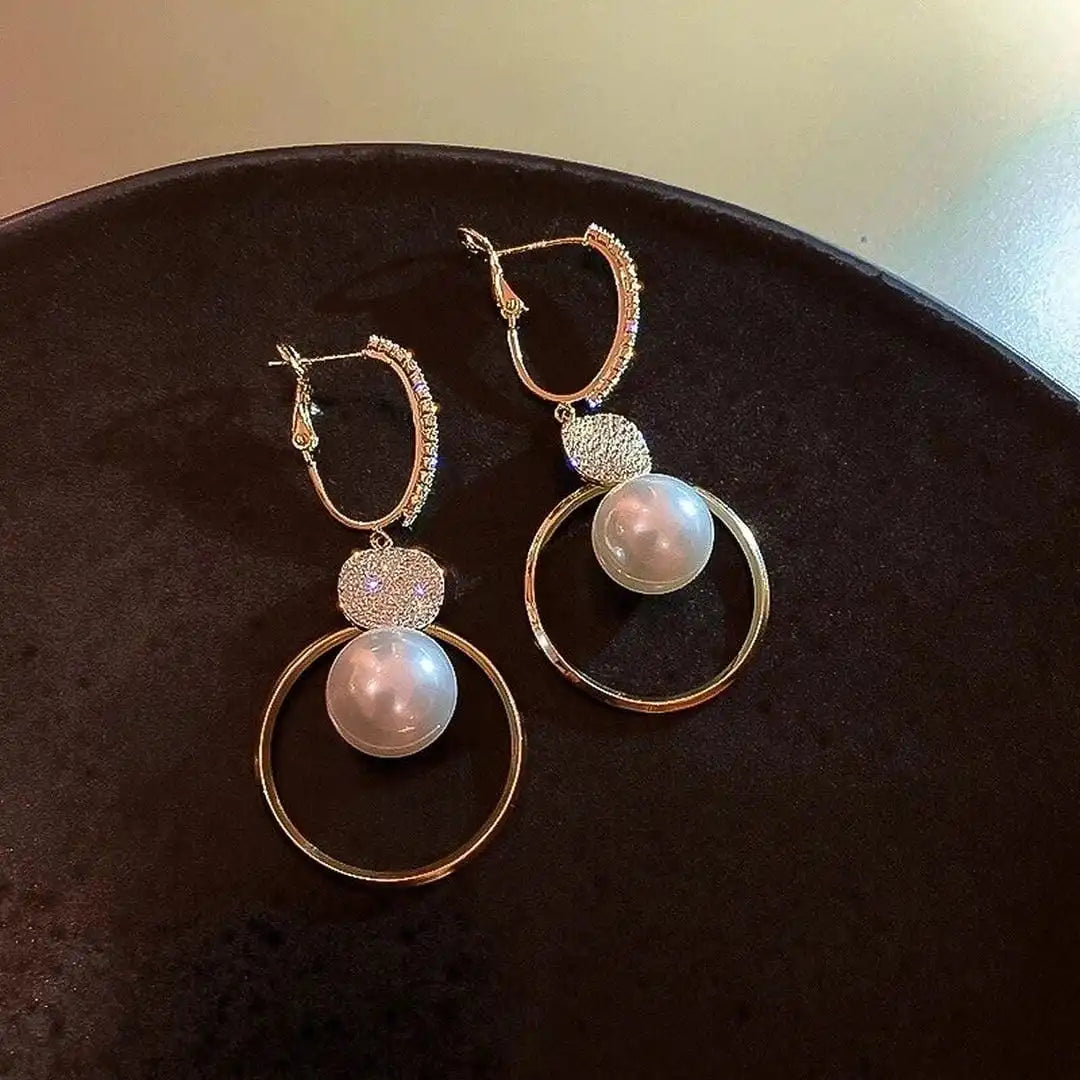 Gold Drop Earrings Órla with Pearls and Crystals
