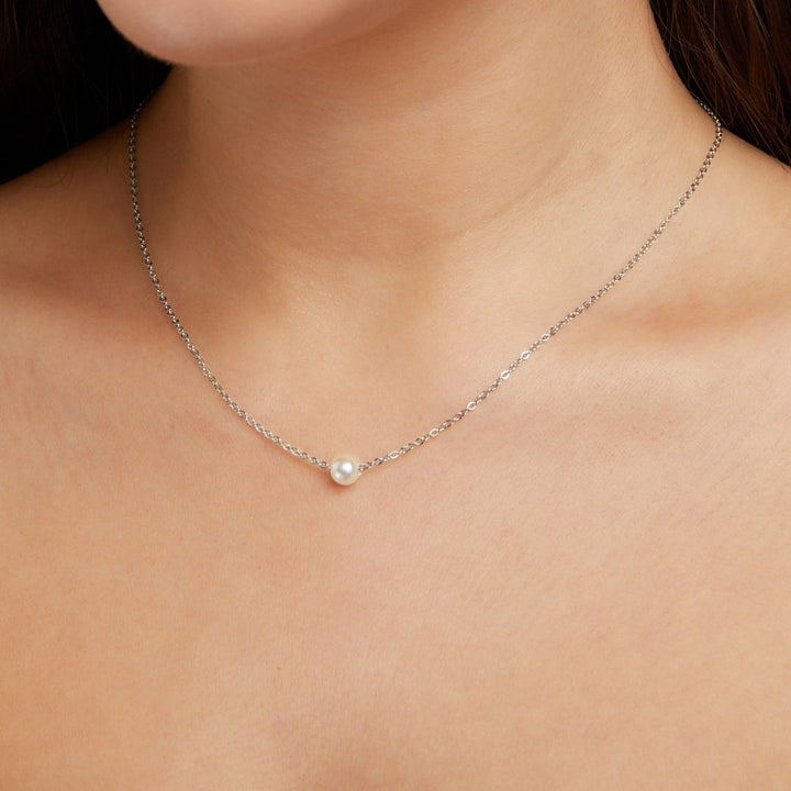Silver Necklace Nuala with Single Pearl