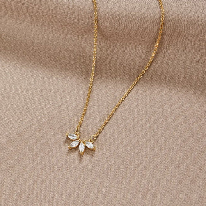 Gold Necklace Éabha with Zirconia